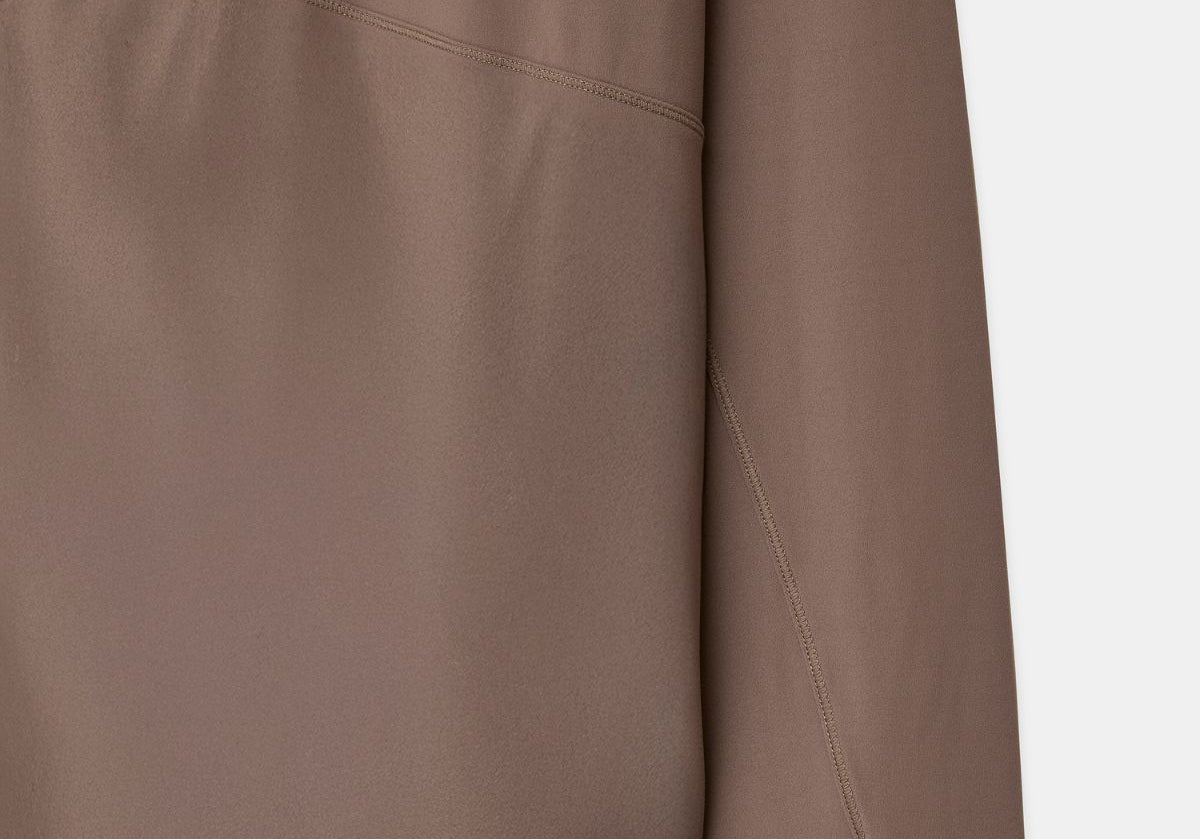 Cloudline 1/2 Zip Long Sleeve Top in Taupe – Sleeve and Hem Detail