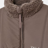 Milla Sherpa Quilted Jacket in Taupe – Close-Up of Sherpa Collar and Front Zipper 